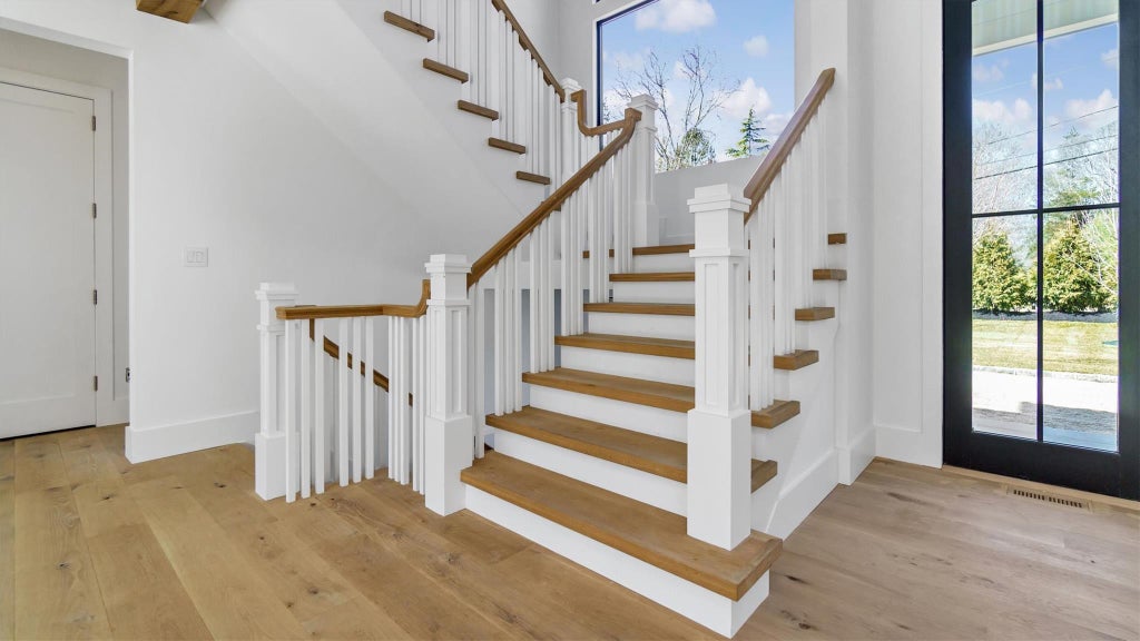 7 of 30 - 4 Dogwood Drive, East Hampton, NY