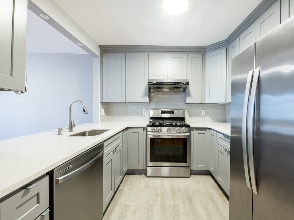 11 of 32 - 212-14 42 Avenue # 14b, Bayside, NY
