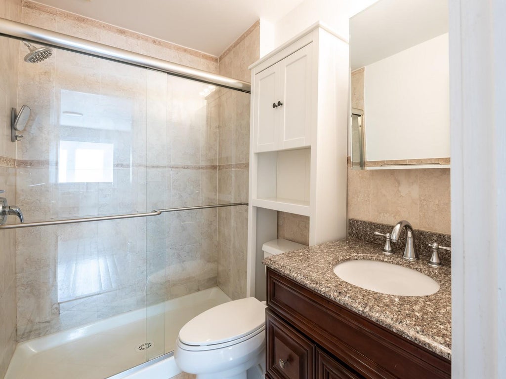 28 of 32 - 212-14 42 Avenue # 14b, Bayside, NY