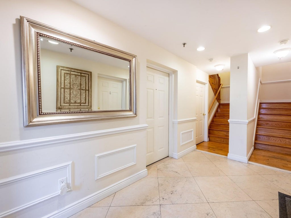 4 of 32 - 212-14 42 Avenue # 14b, Bayside, NY