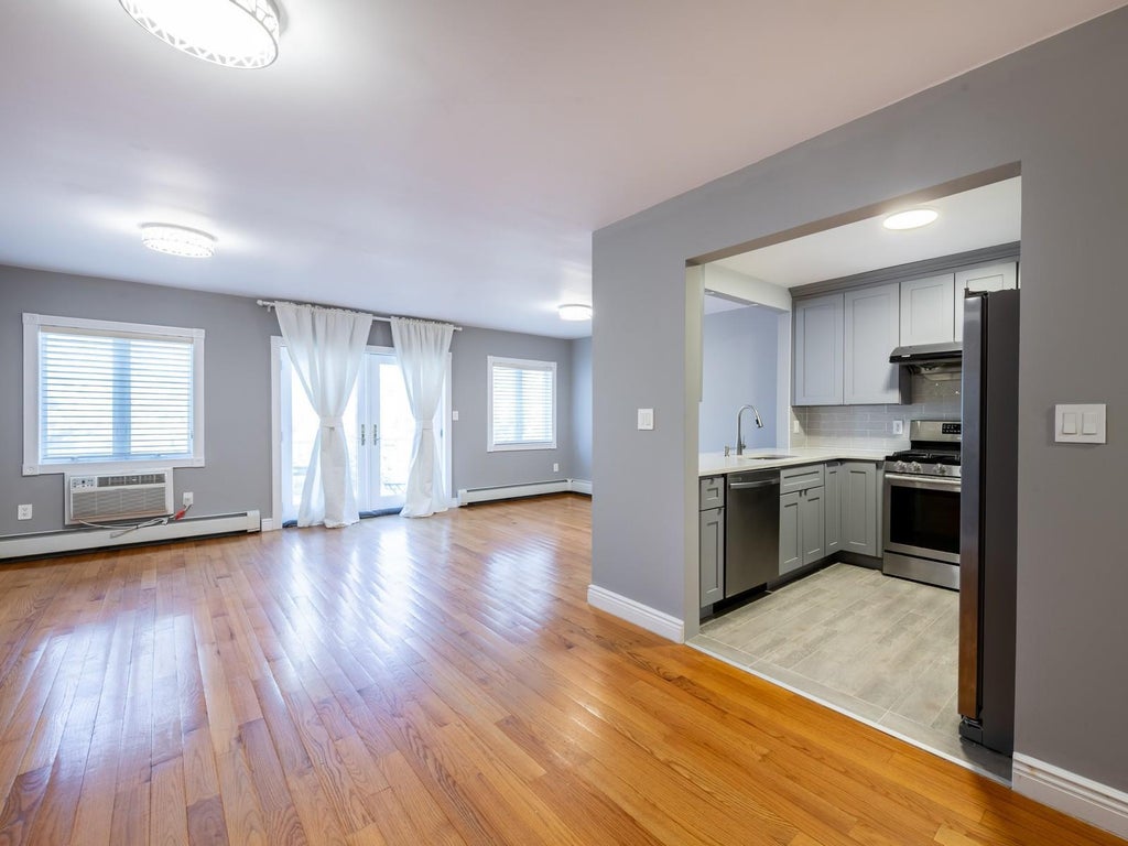 6 of 32 - 212-14 42 Avenue # 14b, Bayside, NY