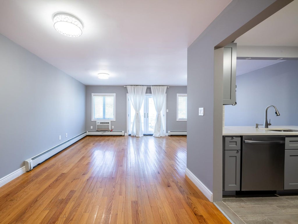 7 of 32 - 212-14 42 Avenue # 14b, Bayside, NY