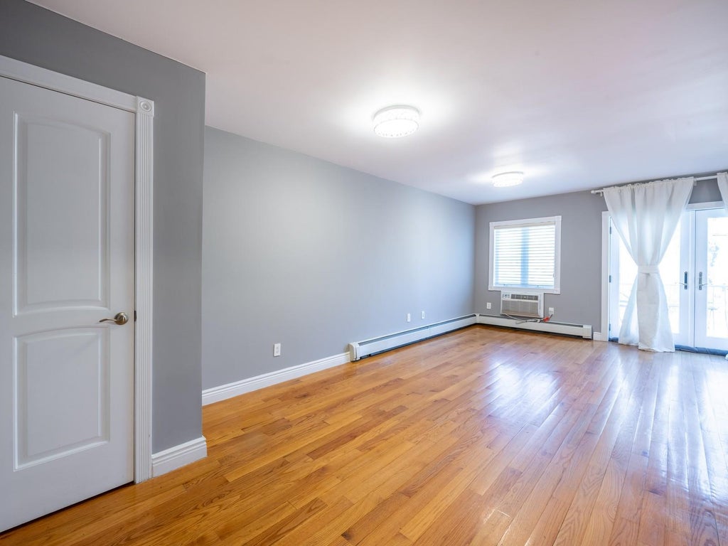 8 of 32 - 212-14 42 Avenue # 14b, Bayside, NY