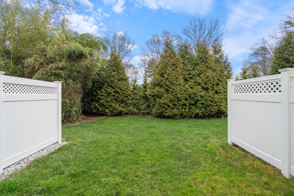 23 of 31 - 2 Smith Commons, Yaphank, NY