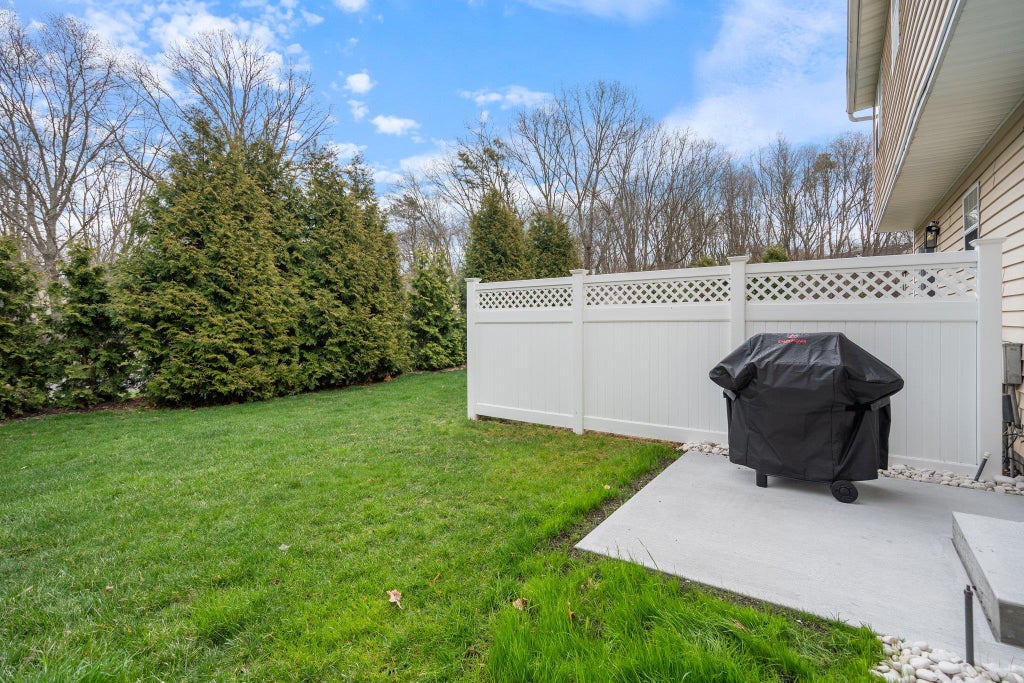 26 of 31 - 2 Smith Commons, Yaphank, NY