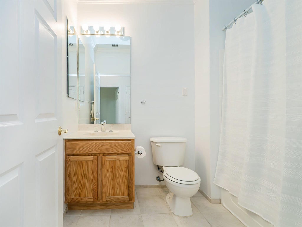 10 of 22 - 19 Miro Place, Port Washington, NY