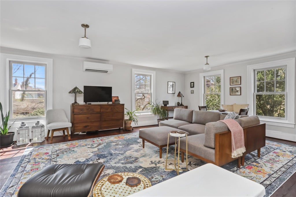 9 of 35 - 354 Bronxville Road, Bronxville, NY