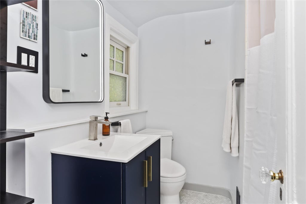 17 of 35 - 354 Bronxville Road, Bronxville, NY