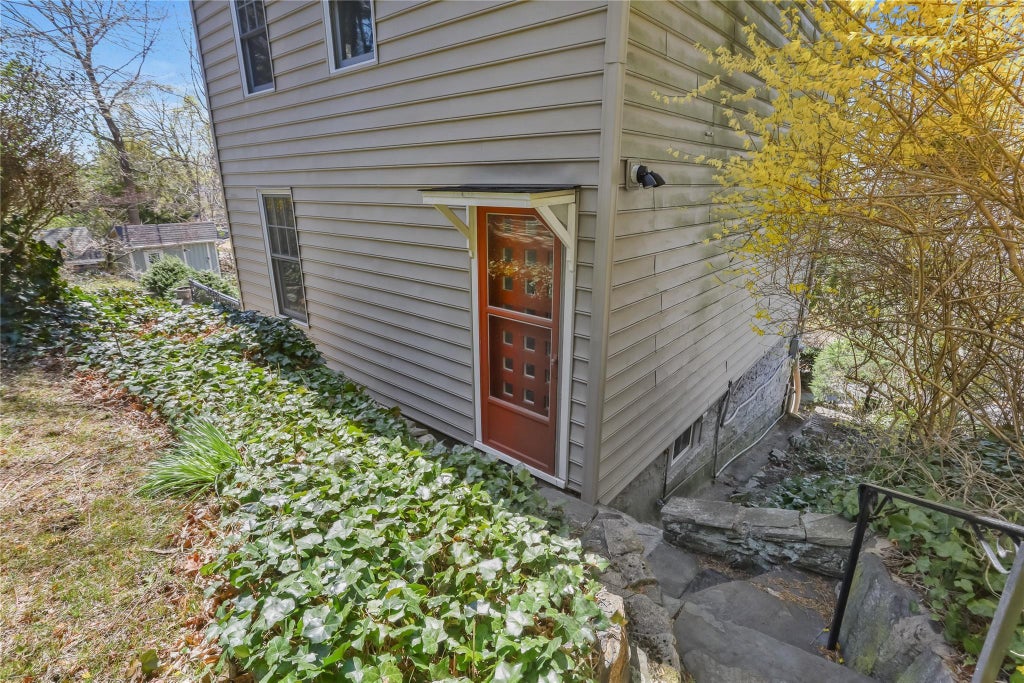 23 of 35 - 354 Bronxville Road, Bronxville, NY