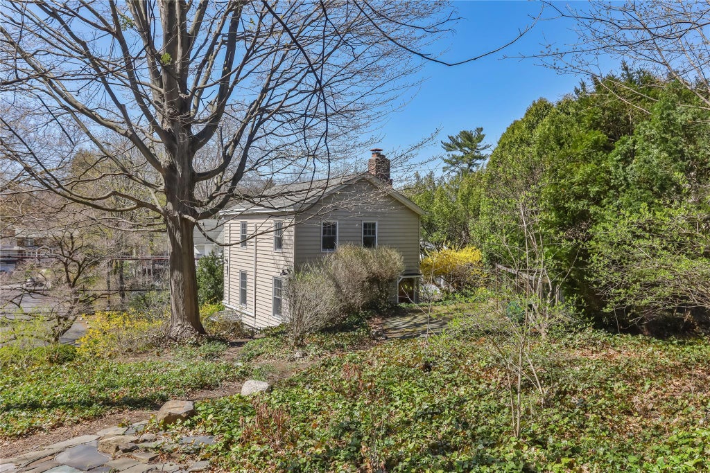 25 of 35 - 354 Bronxville Road, Bronxville, NY