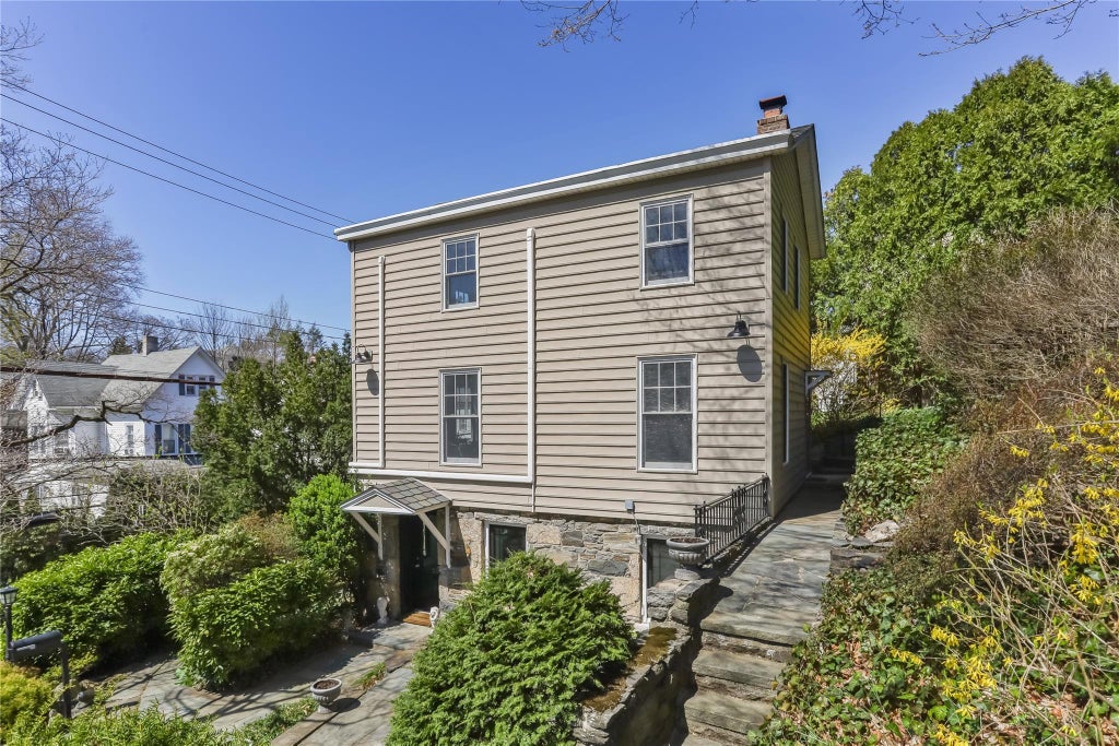 26 of 35 - 354 Bronxville Road, Bronxville, NY