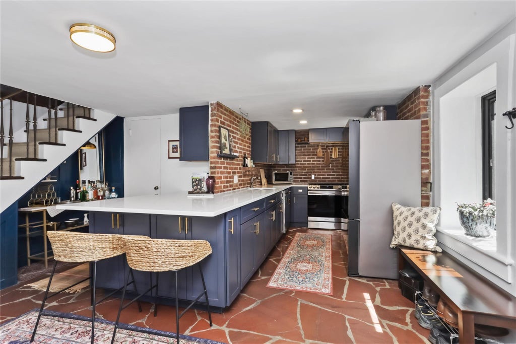 3 of 35 - 354 Bronxville Road, Bronxville, NY
