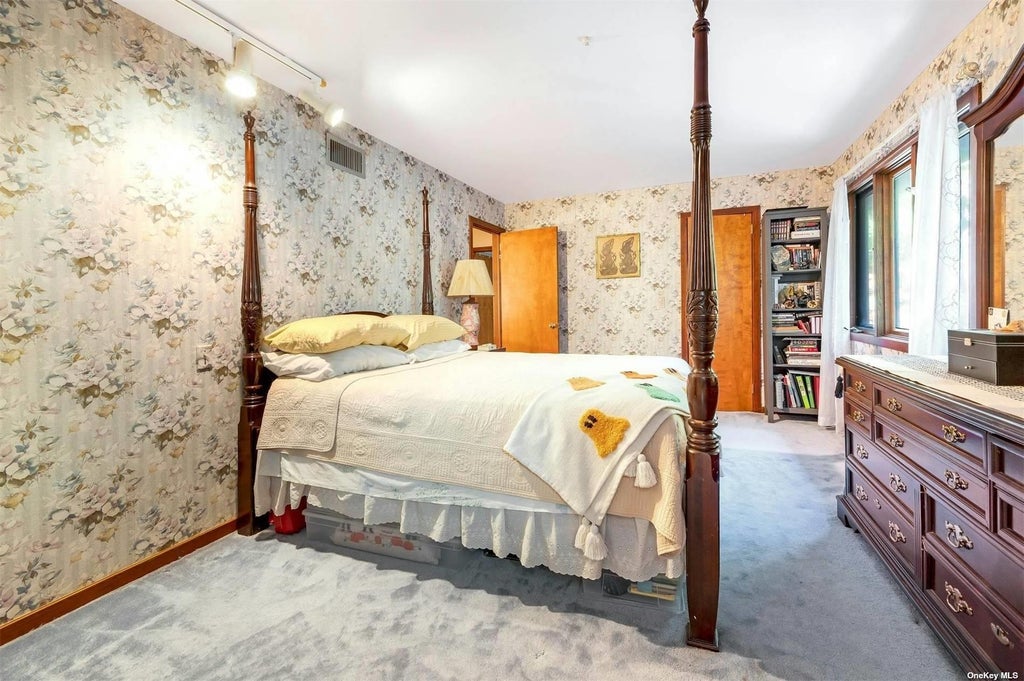 24 of 36 - 6 Cliffside Drive, Port Jefferson, NY