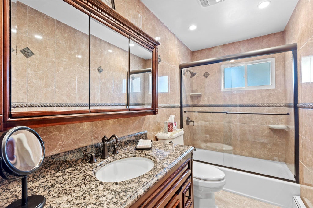 20 of 36 - 10 Holly Drive, East Northport, NY