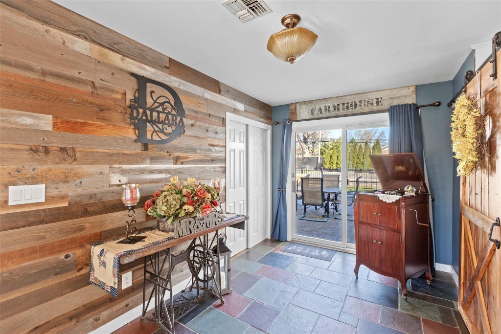 3 of 36 - 10 Holly Drive, East Northport, NY