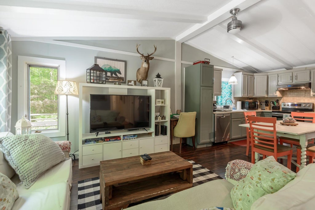4 of 33 - 328 John Joy Road, Woodstock, NY