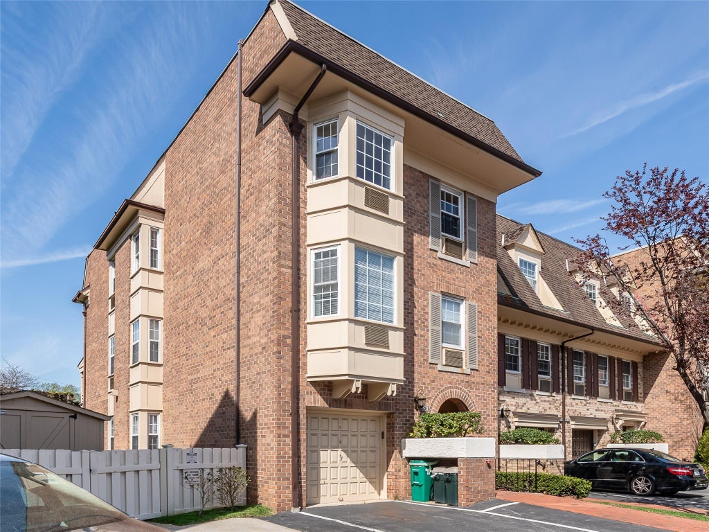 25 of 30 - 1328 Robin Lane # 67u, Bayside, NY