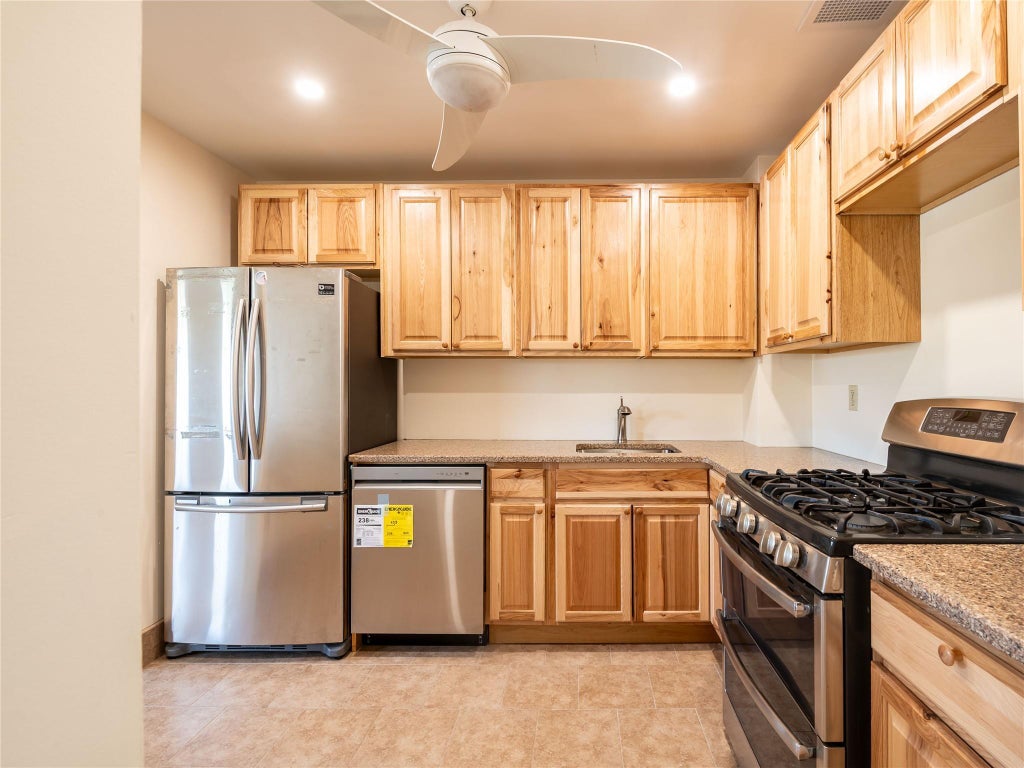 5 of 30 - 1328 Robin Lane # 67u, Bayside, NY