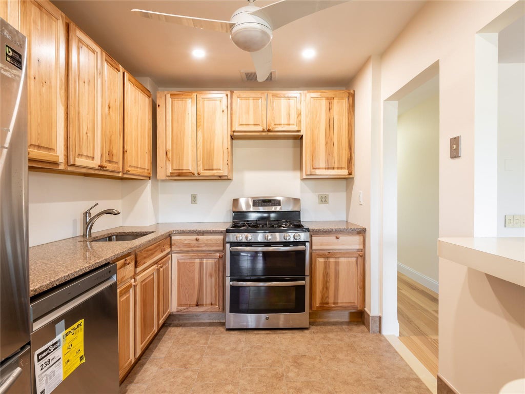 6 of 30 - 1328 Robin Lane # 67u, Bayside, NY