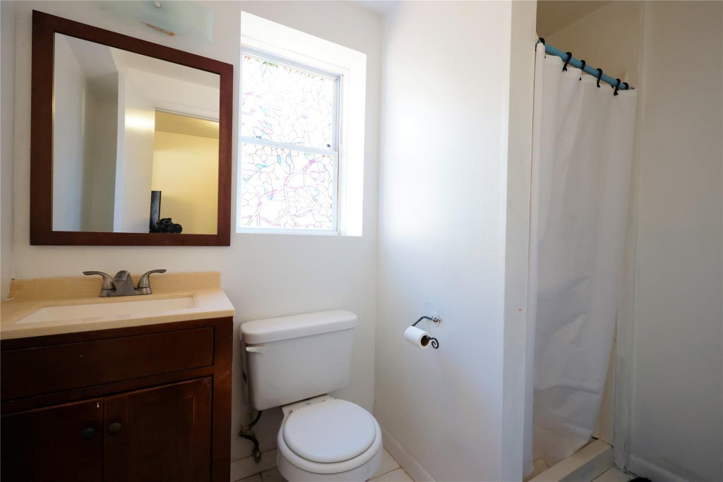 13 of 22 - 27 Campo Avenue, Selden, NY