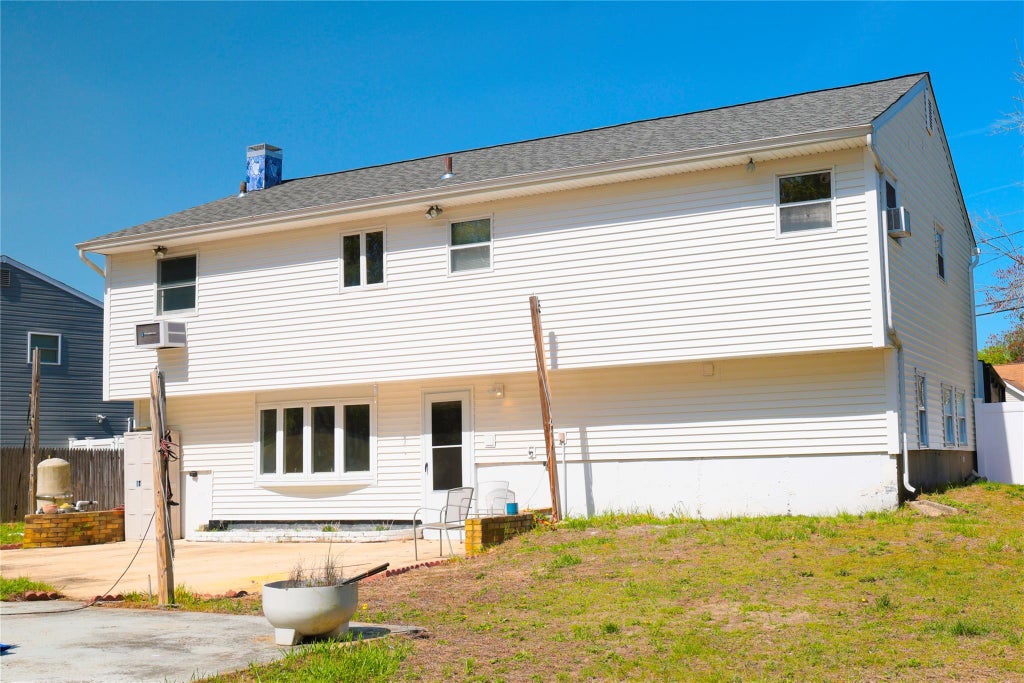 21 of 22 - 27 Campo Avenue, Selden, NY