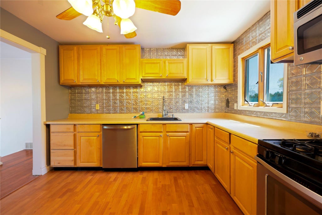 3 of 22 - 27 Campo Avenue, Selden, NY