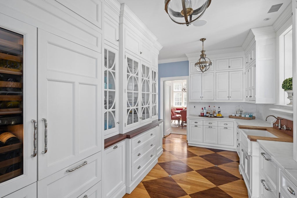 10 of 28 - 1420 Ridge Road, Laurel Hollow, NY