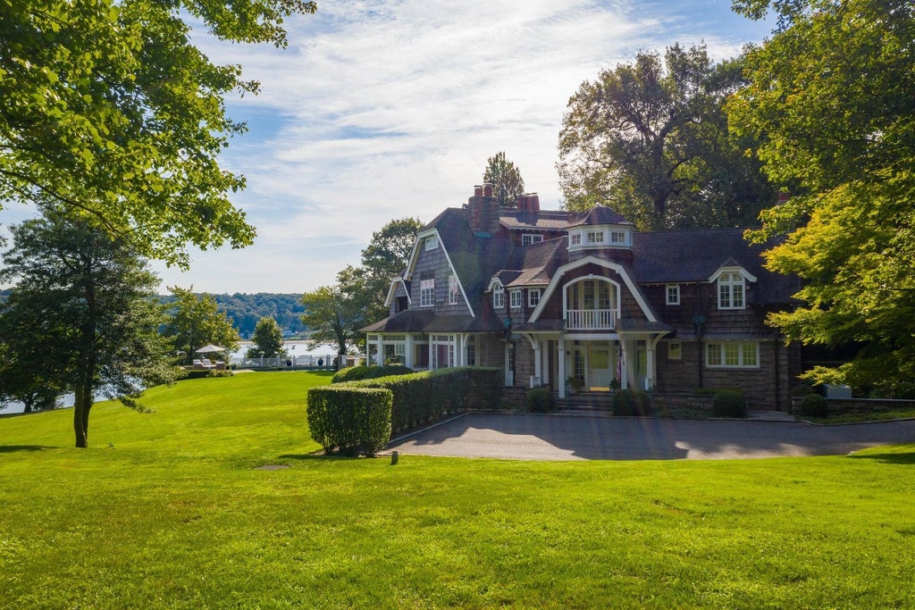 19 of 28 - 1420 Ridge Road, Laurel Hollow, NY