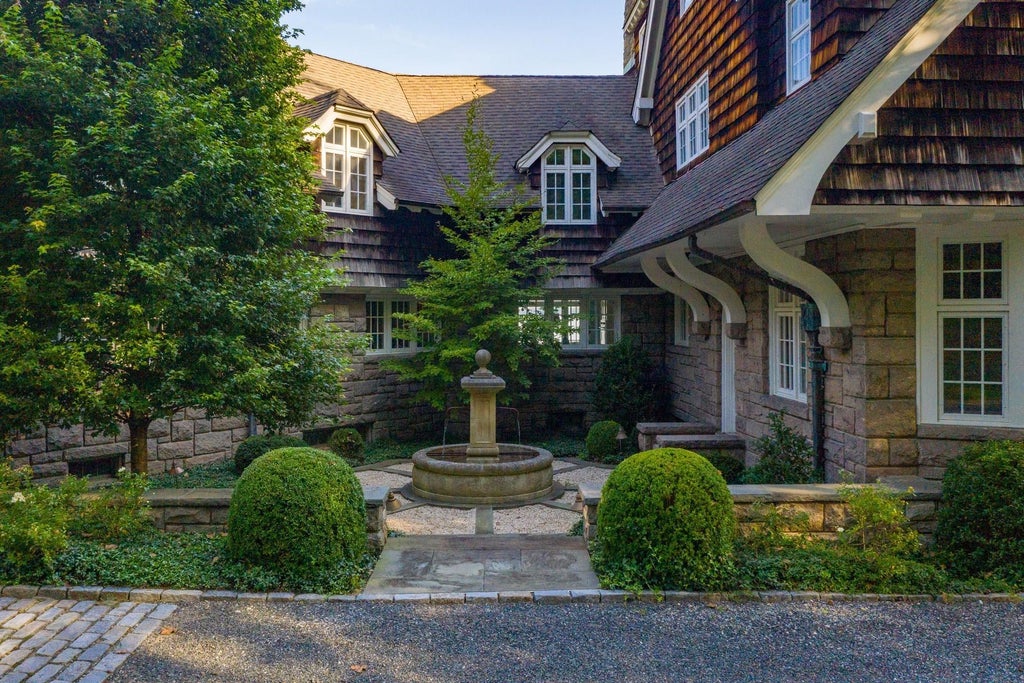 21 of 28 - 1420 Ridge Road, Laurel Hollow, NY