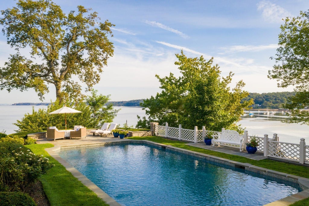 2 of 28 - 1420 Ridge Road, Laurel Hollow, NY