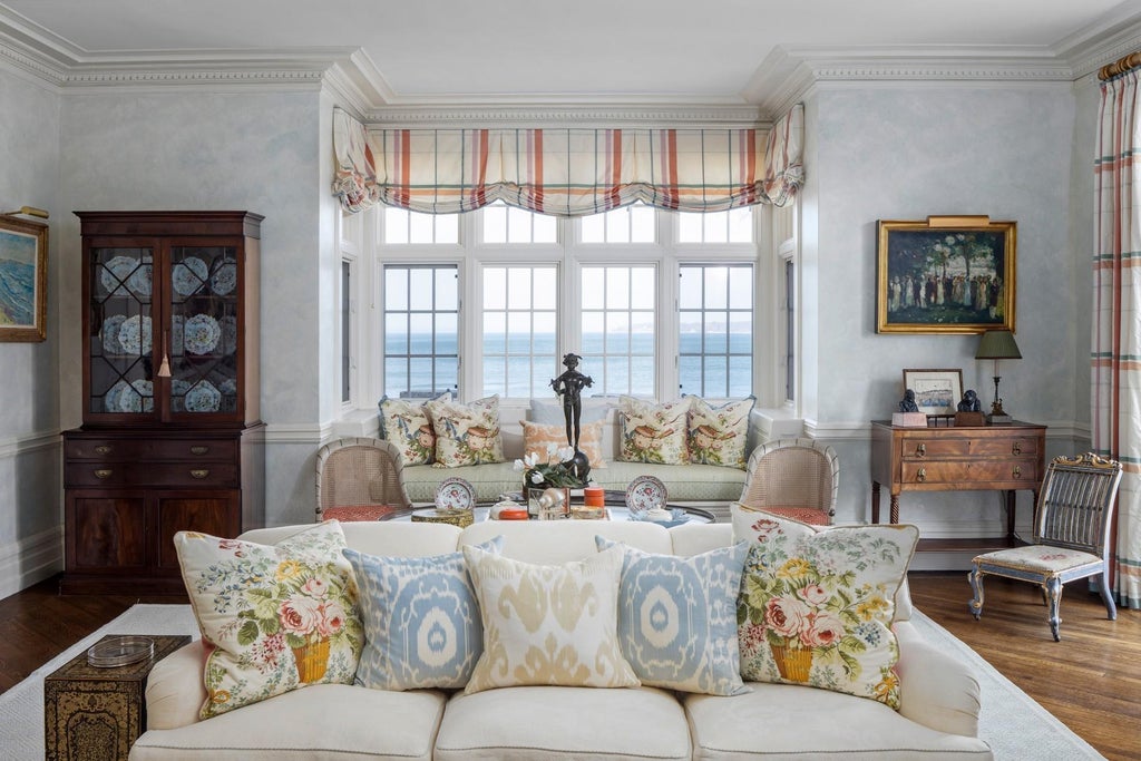 6 of 28 - 1420 Ridge Road, Laurel Hollow, NY