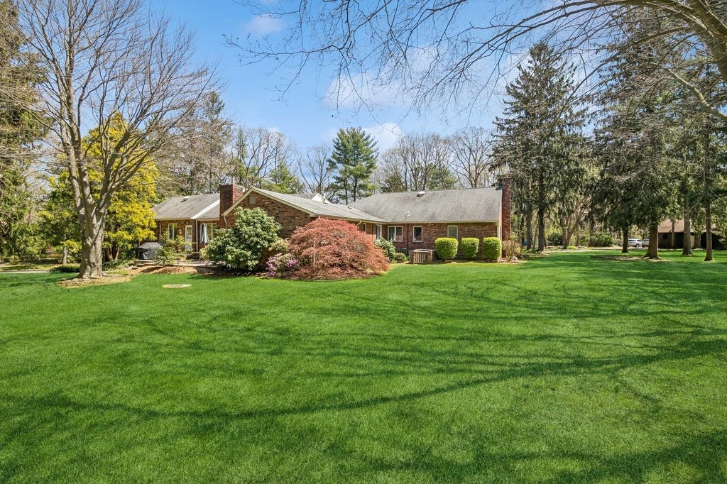 1 of 12 - 1926 Midlane Road, Muttontown, NY
