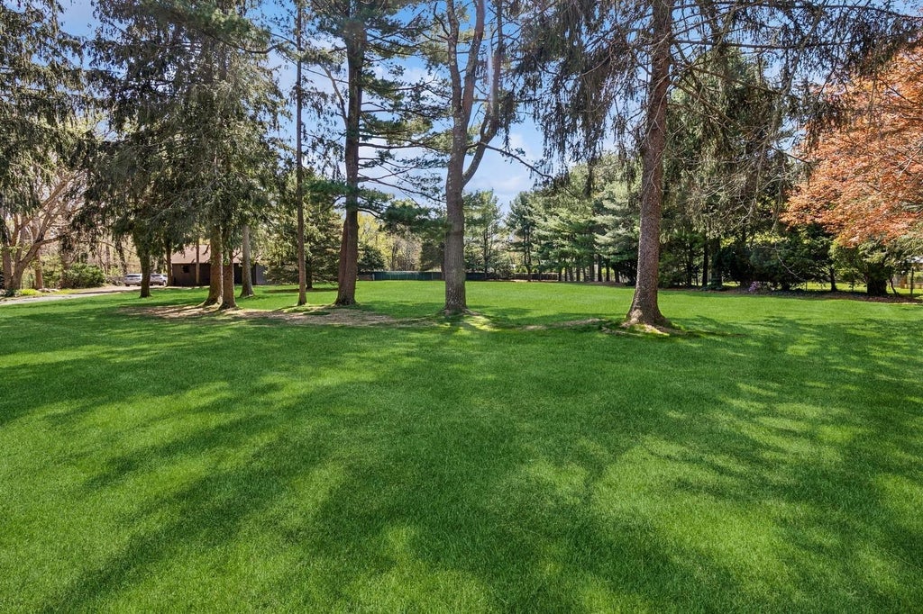8 of 12 - 1926 Midlane Road, Muttontown, NY