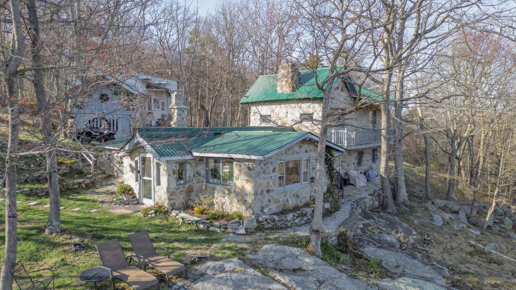 31 of 41 - 63 Hortontown Hill Road, Hopewell Junction, NY