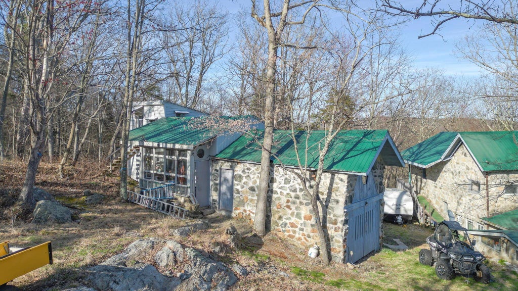 33 of 41 - 63 Hortontown Hill Road, Hopewell Junction, NY