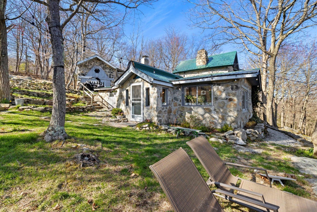 34 of 41 - 63 Hortontown Hill Road, Hopewell Junction, NY
