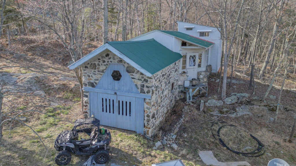 37 of 41 - 63 Hortontown Hill Road, Hopewell Junction, NY