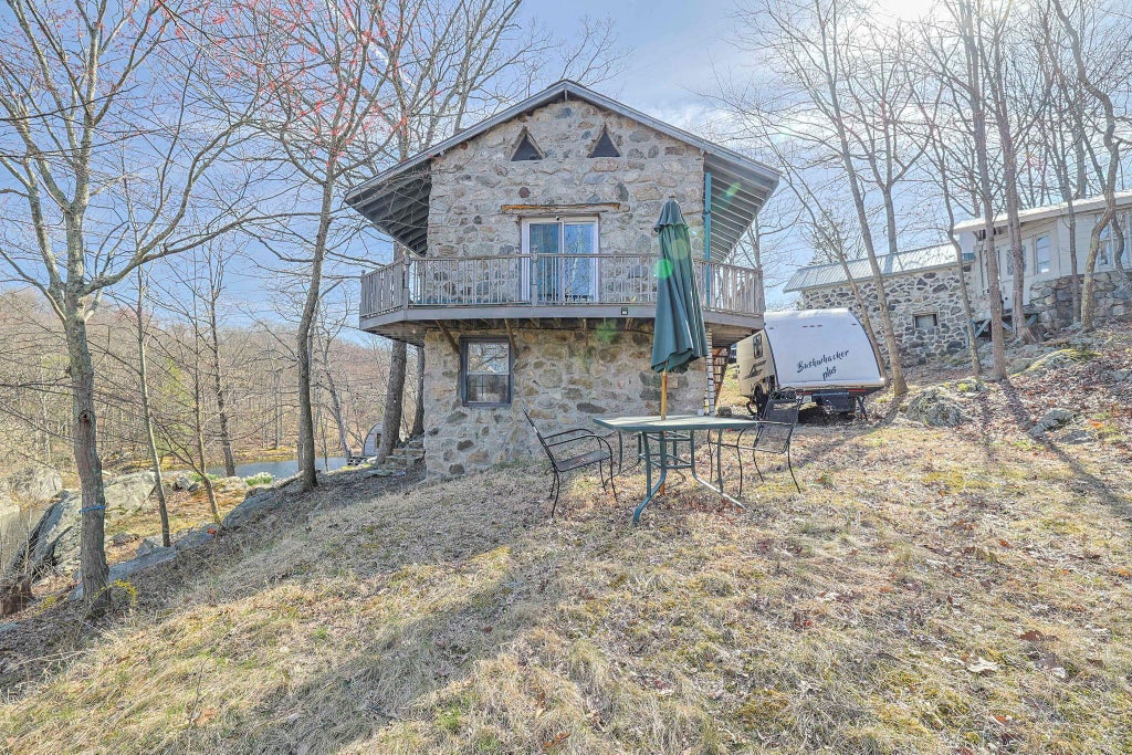38 of 41 - 63 Hortontown Hill Road, Hopewell Junction, NY