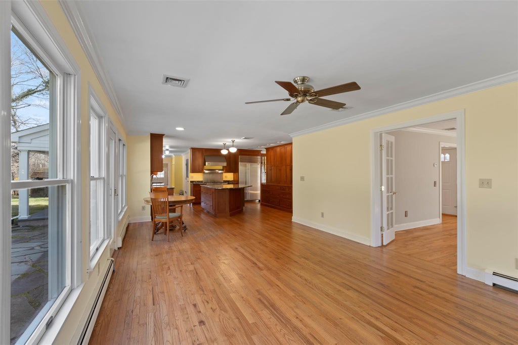 9 of 37 - 7 Locust Avenue, Setauket, NY