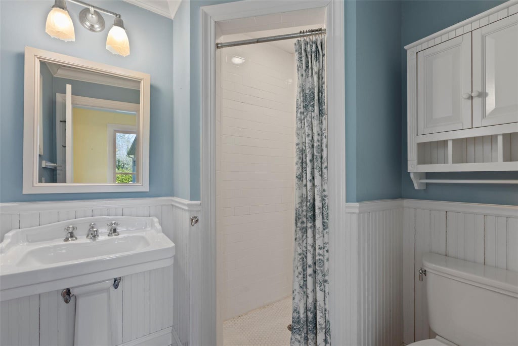 14 of 37 - 7 Locust Avenue, Setauket, NY