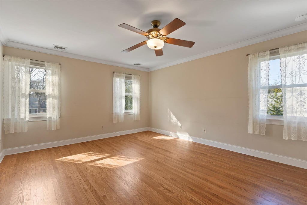 16 of 37 - 7 Locust Avenue, Setauket, NY