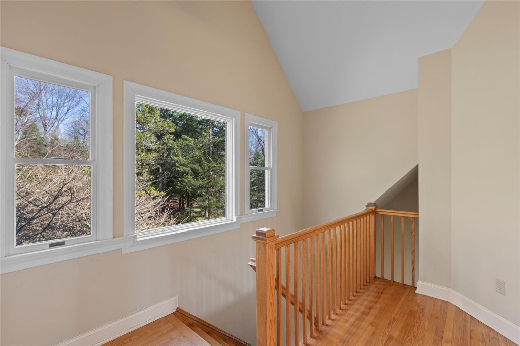 26 of 37 - 7 Locust Avenue, Setauket, NY
