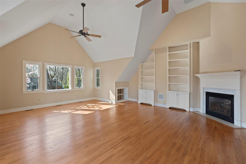 29 of 37 - 7 Locust Avenue, Setauket, NY
