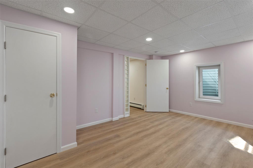33 of 37 - 7 Locust Avenue, Setauket, NY