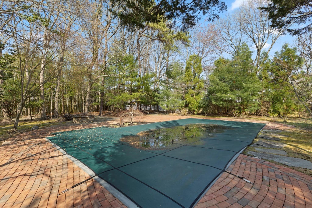 34 of 37 - 7 Locust Avenue, Setauket, NY