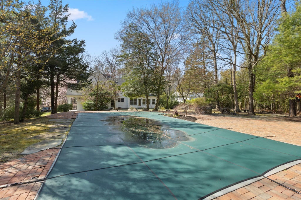 35 of 37 - 7 Locust Avenue, Setauket, NY
