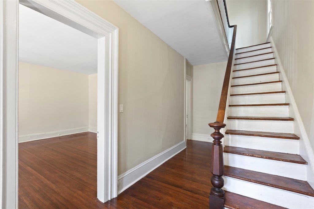 9 of 29 - 197 Christian Avenue, Stony Brook, NY