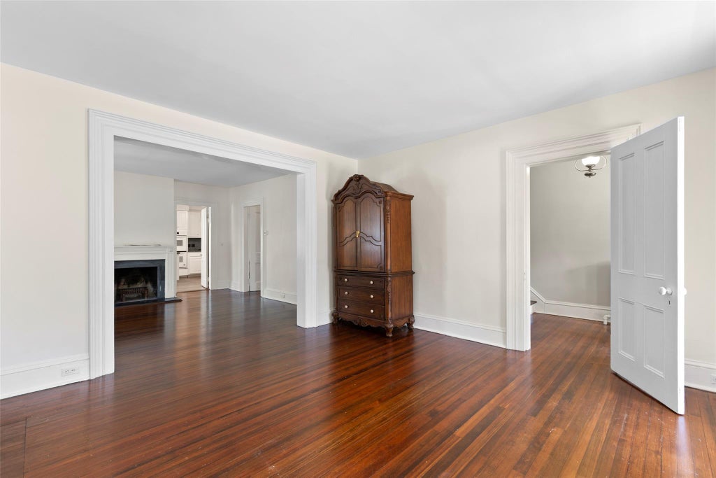 11 of 29 - 197 Christian Avenue, Stony Brook, NY