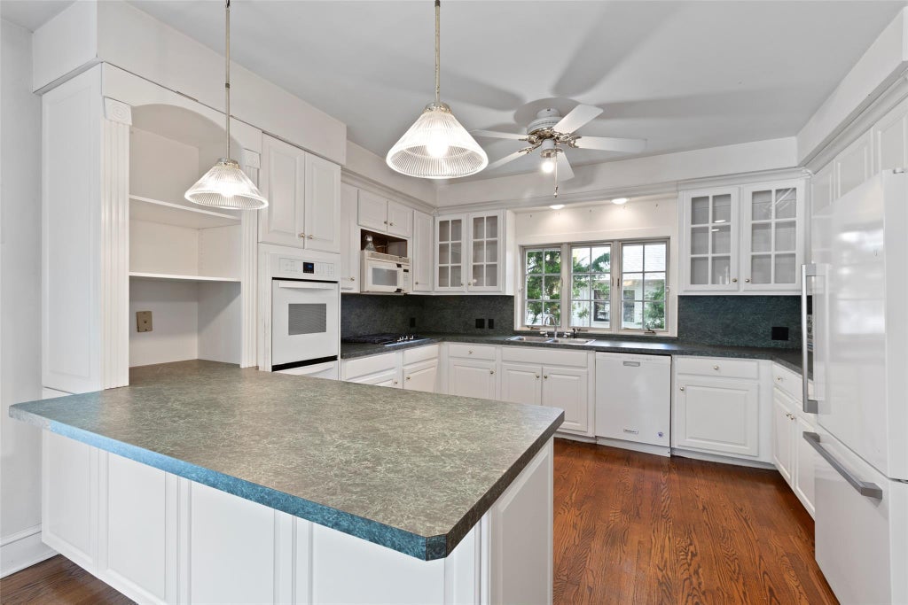 17 of 29 - 197 Christian Avenue, Stony Brook, NY