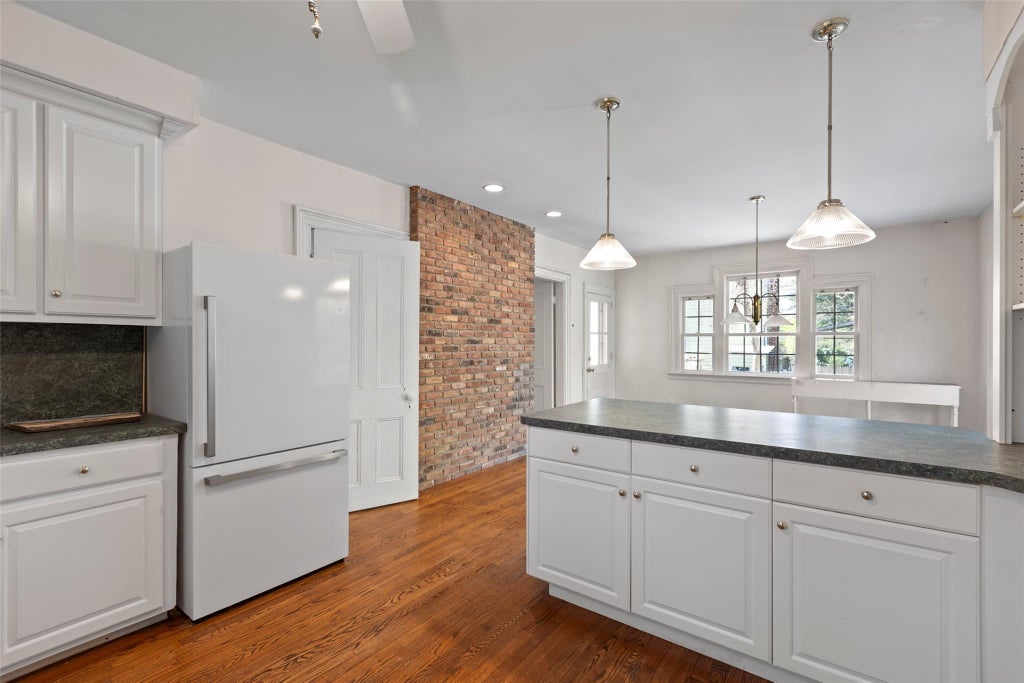 19 of 29 - 197 Christian Avenue, Stony Brook, NY